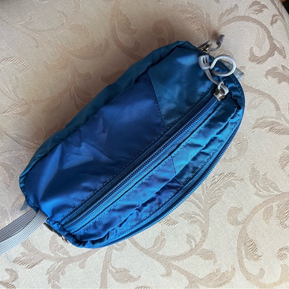 REI Navy Blue Men's Belt Bag - Picture 9 of 9